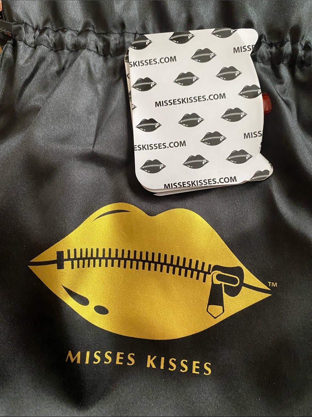 Misses Kisses Adhesive Strapless Nude Bra Inserts - Picture 2 of 3